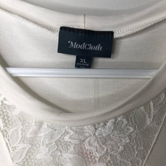 Modcloth White  Open Mind Lace V Neck Top Size‎ XL - Picture 7 of 7